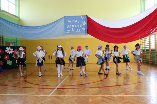 b_1024_768_0_00_images_2023_2024_WYDARZENIA_Rozpoczecie_369796555_766109821983635_2626741761756823089_n